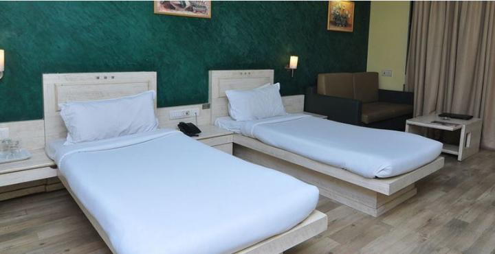 Infiniti Hotel And Spa Indore Eksteriør billede