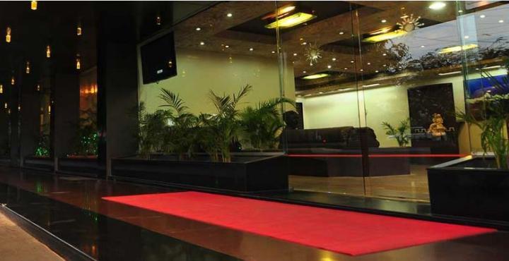 Infiniti Hotel And Spa Indore Eksteriør billede