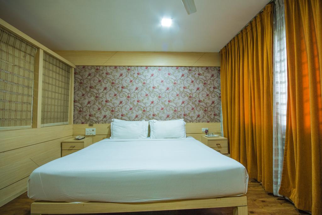 Infiniti Hotel And Spa Indore Eksteriør billede