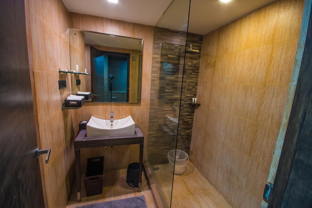 Infiniti Hotel And Spa Indore Eksteriør billede