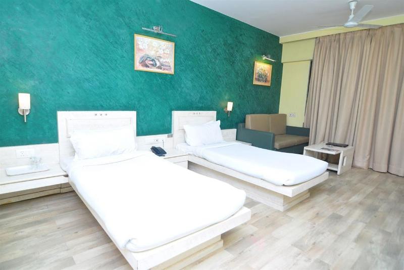 Infiniti Hotel And Spa Indore Eksteriør billede